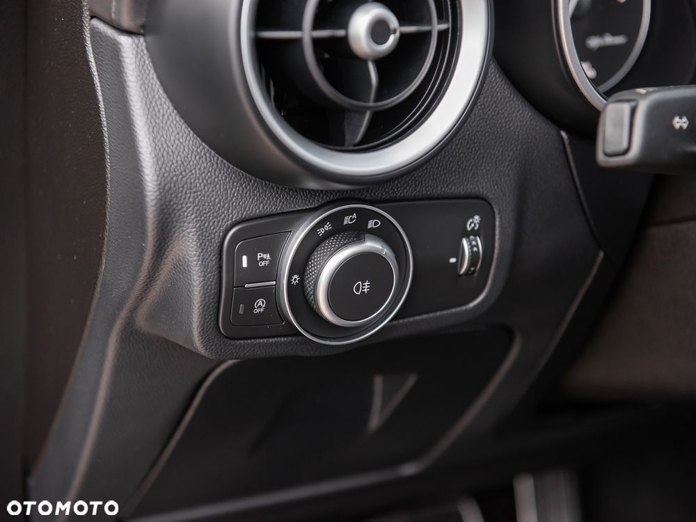 Alfa Romeo Stelvio - 19