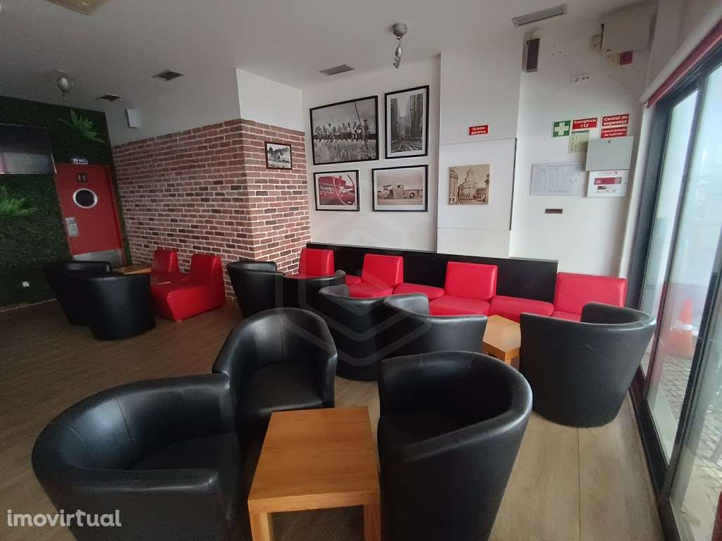 Estabelecimento comercial (podendo ser convertido em habitação) tot... - Grande imagem: 4/55