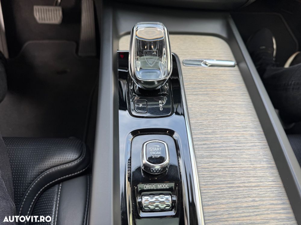 Volvo XC 60 Recharge T8 Twin Engine eAWD Inscription - 28