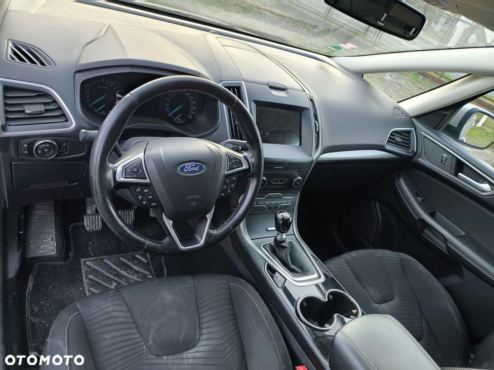 Ford S-Max - 8