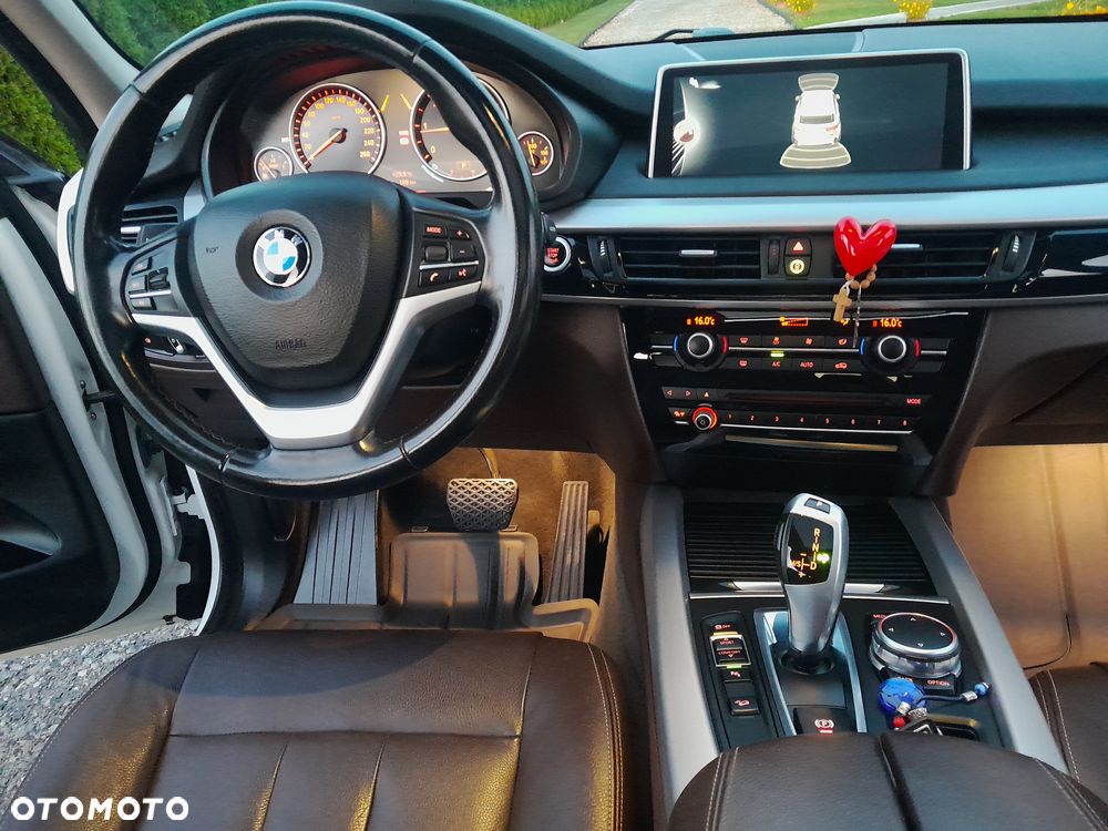 BMW X5 xDrive25d - 14