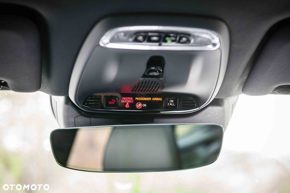Volvo XC 60 D5 AWD R-Design - 17