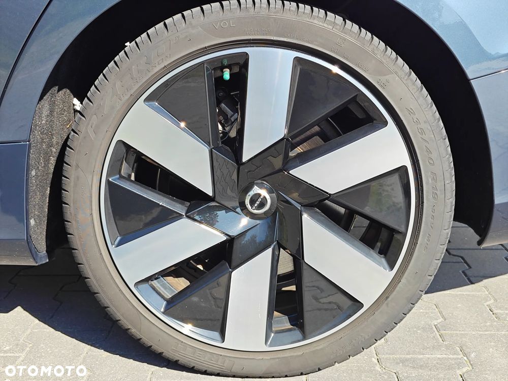 Volvo S60 T8 Recharge AWD Plus Dark - 6