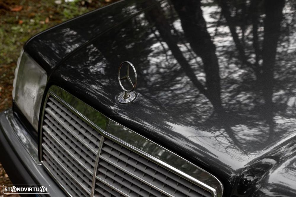 Mercedes-Benz E 220 Standard - 20