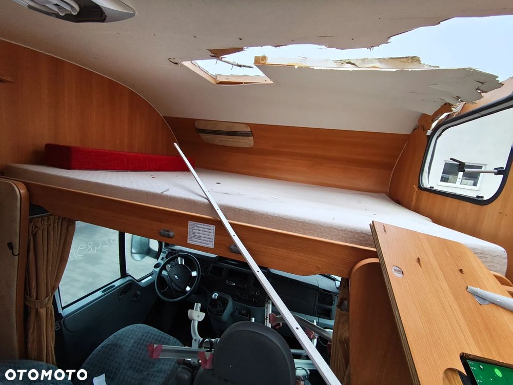 Ford Challenger - 14