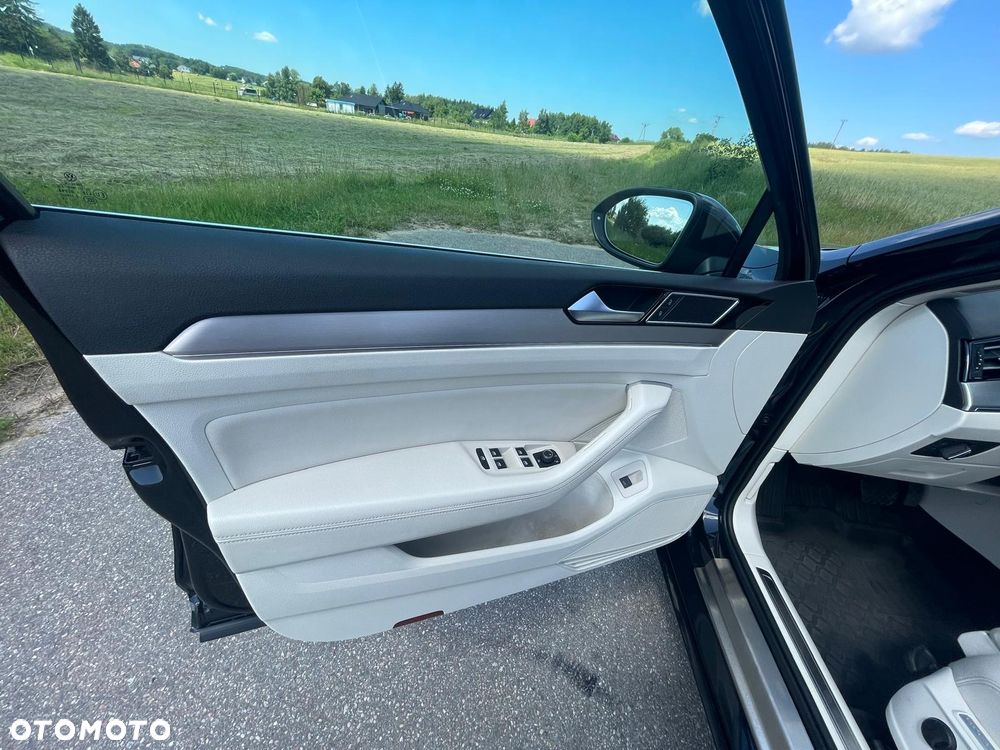 Volkswagen Passat - 5