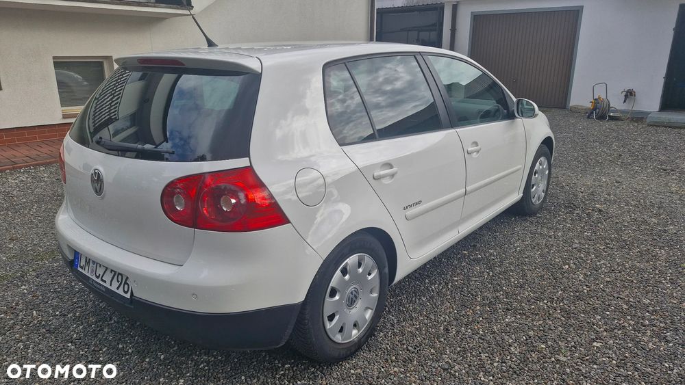 Volkswagen Golf - 5