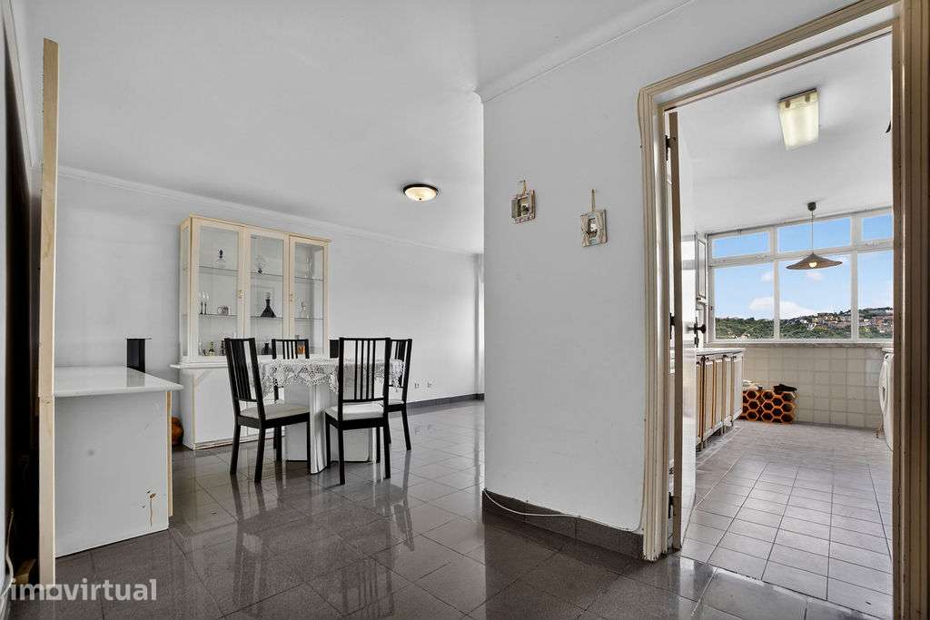 Apartamento T2 em Santo António Cavaleiros - Grande imagem: 2/36