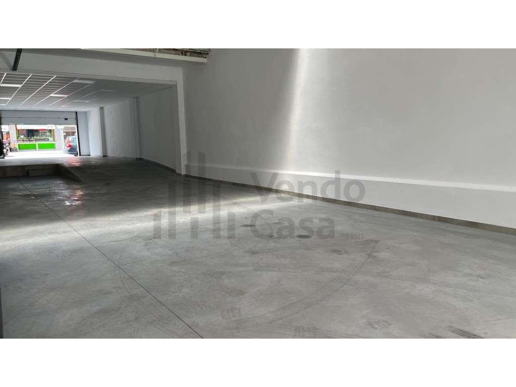 Vende-se Loja-Armazém - Fujacal - Braga - Grande imagem: 3/26