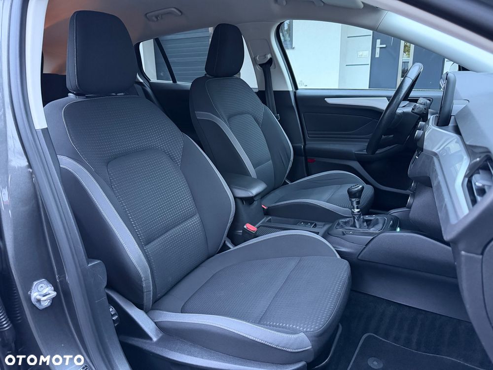 Ford Focus 1.0 EcoBoost Start-Stopp-System TITANIUM STYLE - 6