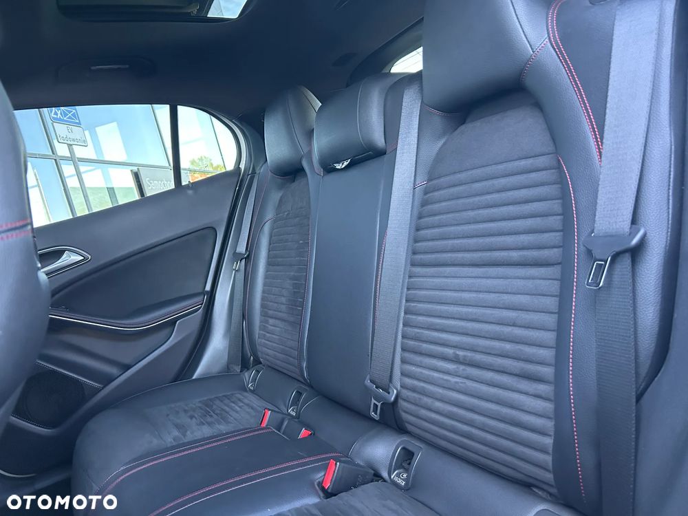 Mercedes-Benz GLA - 18