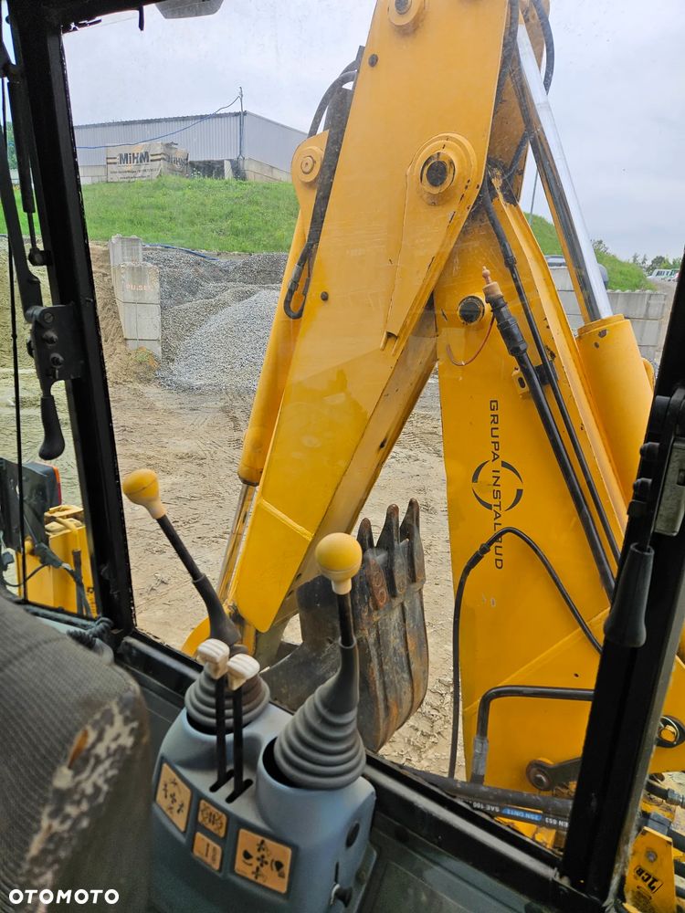 JCB 2CX III - 12