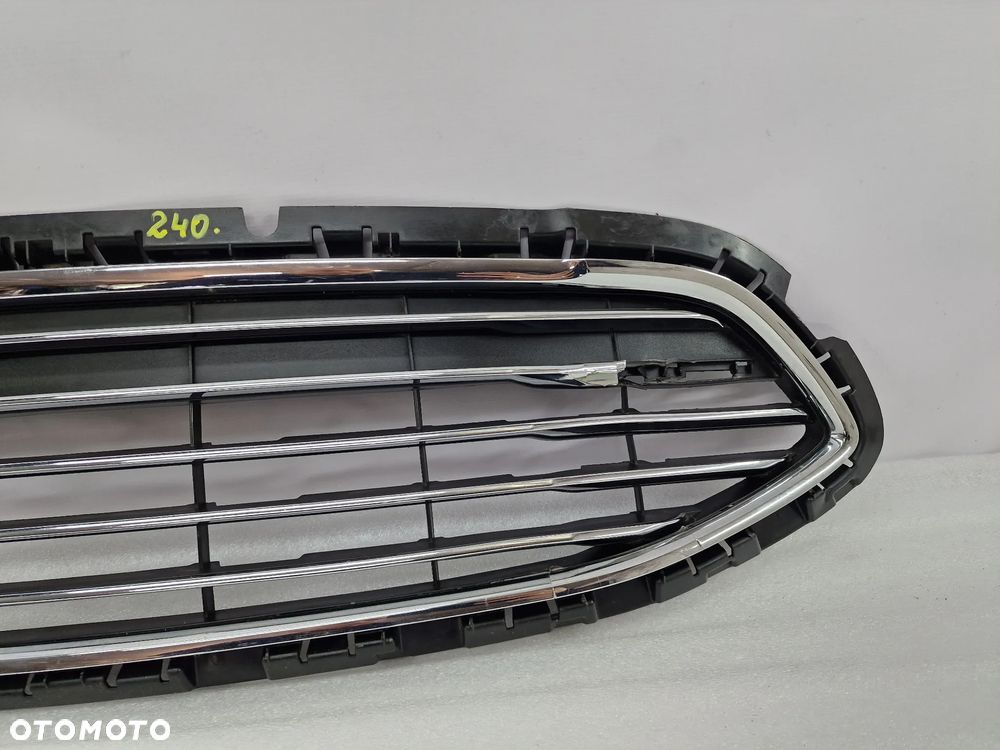 FORD FIESTA MK8 17- ATRAPA / GRILL / KRATKA ŚRODKOWA ZDEZRAKA PRZEDNIEGO PRZÓD , NR H1BB-8200-B , NR AUKCJI KR240 - 5