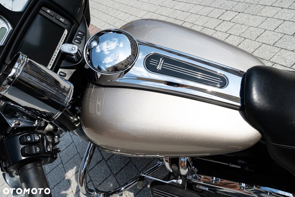 Harley-Davidson Touring Street Glide - 12