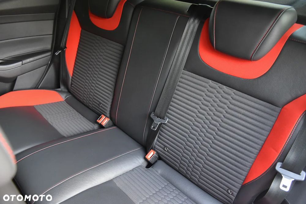 Ford Focus 2.0 EcoBoost ST mit Leder-Sport-Paket - 37
