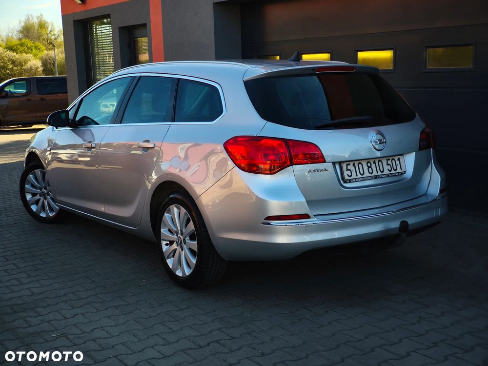 Opel Astra 1.4 T Cosmo EU6 - 4