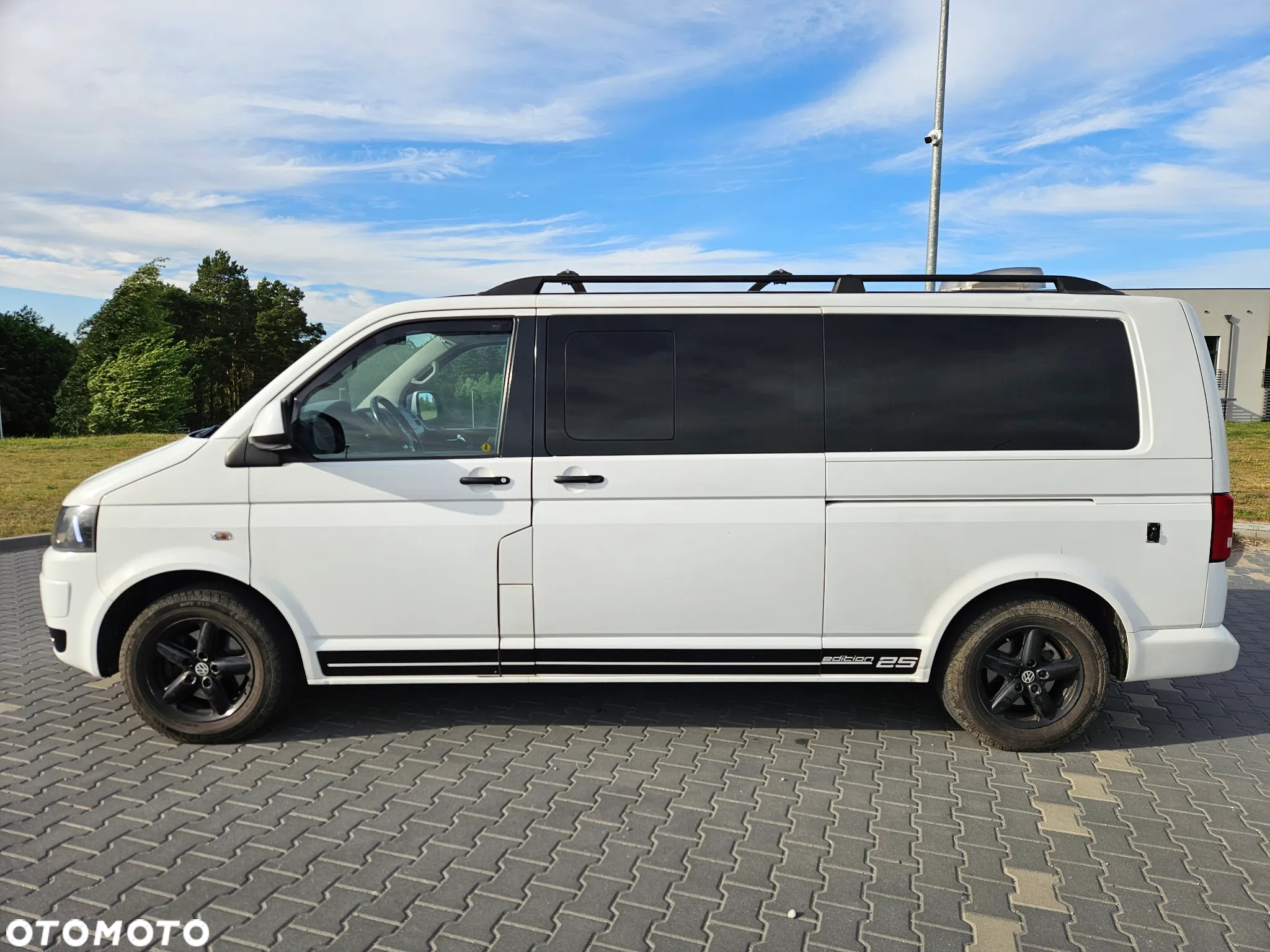 Volkswagen Multivan - 11
