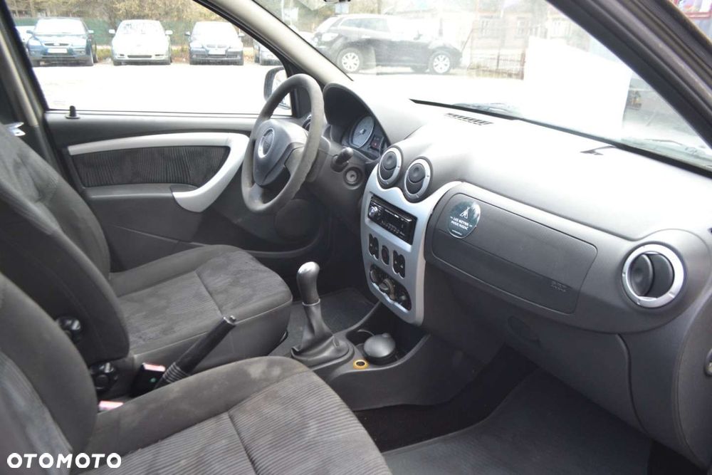 Dacia Sandero - 5