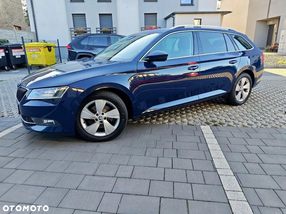 Skoda Superb 2.0 TDI Premium Edition - 12