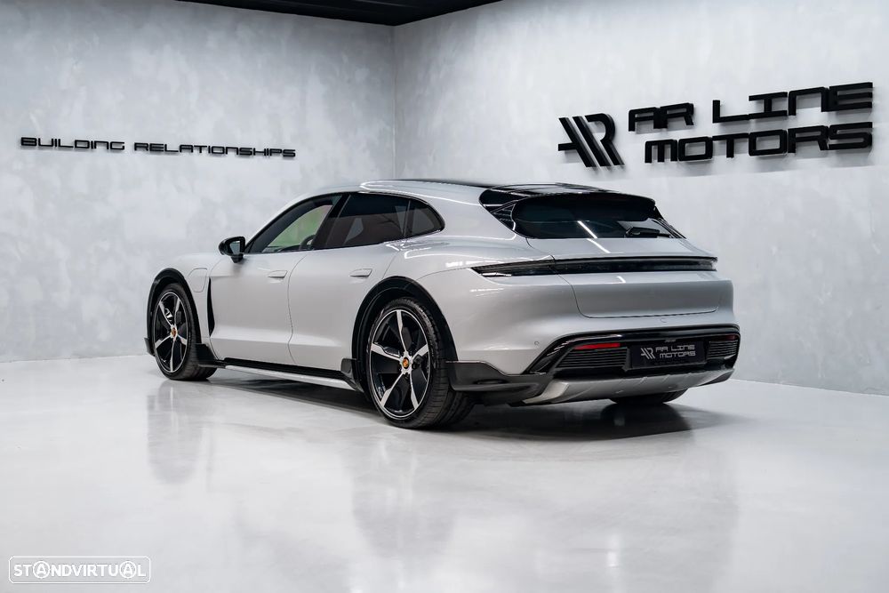 Porsche Taycan Cross Turismo 4 - 12