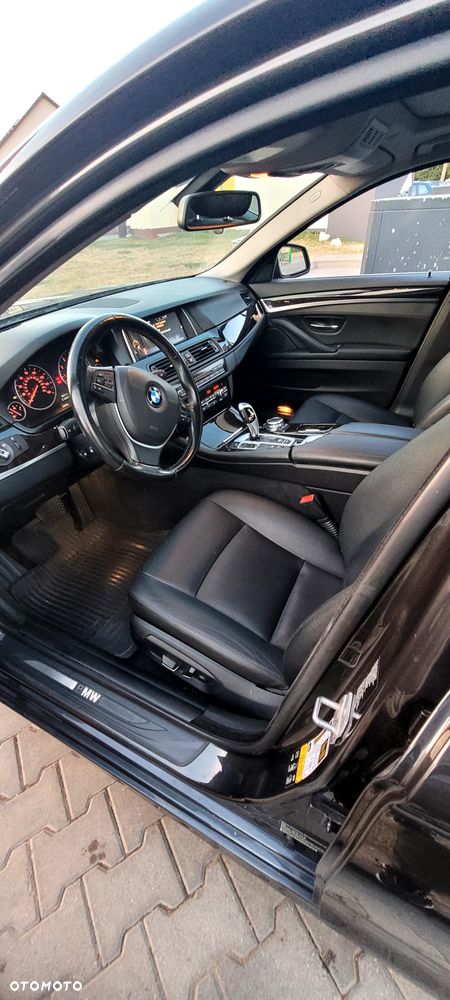 BMW Seria 5 528i xDrive - 18
