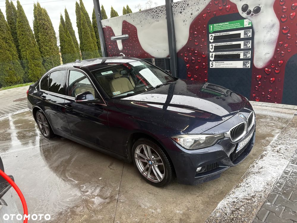 BMW Seria 3 330i - 9