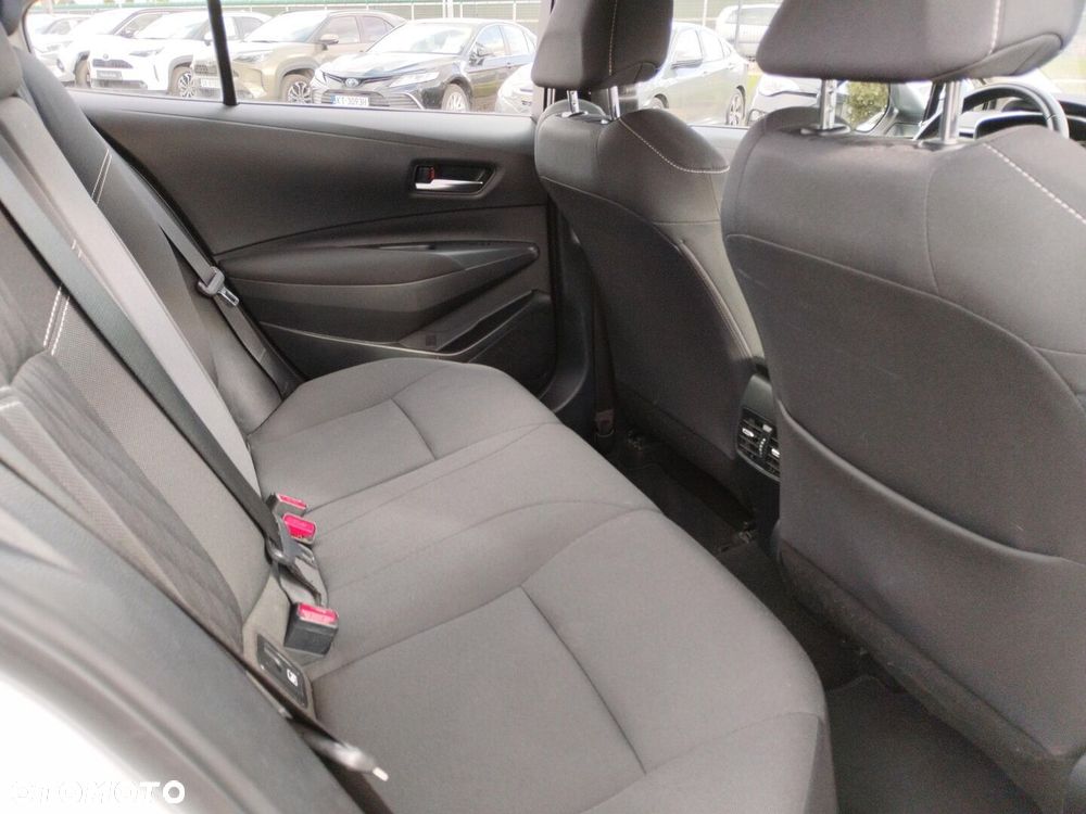 Toyota Corolla - 10