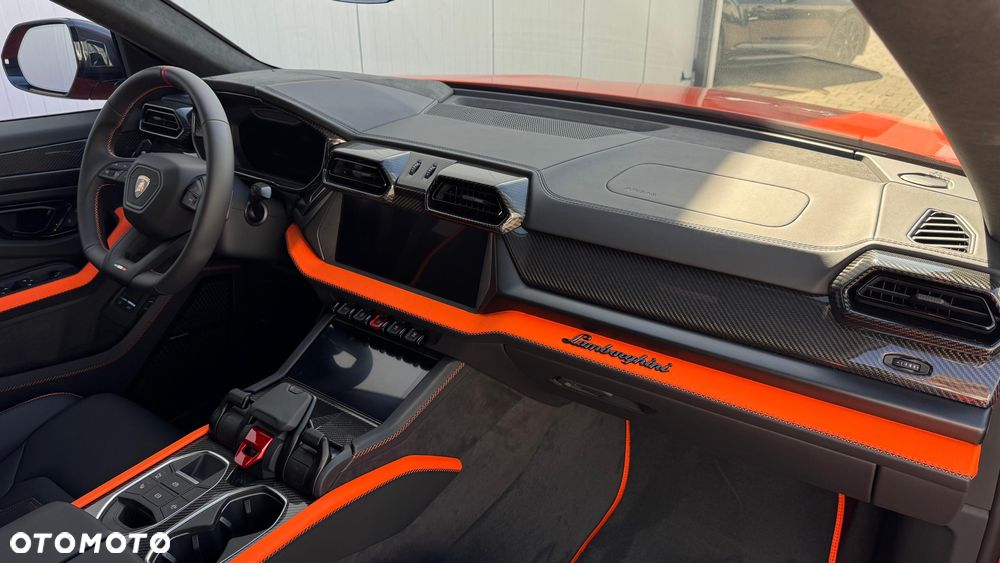 Lamborghini Urus - 12
