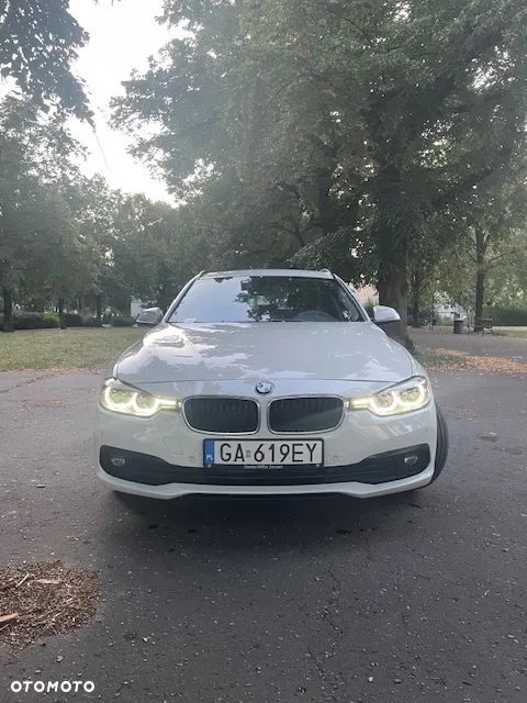 BMW Seria 3 318d - 1