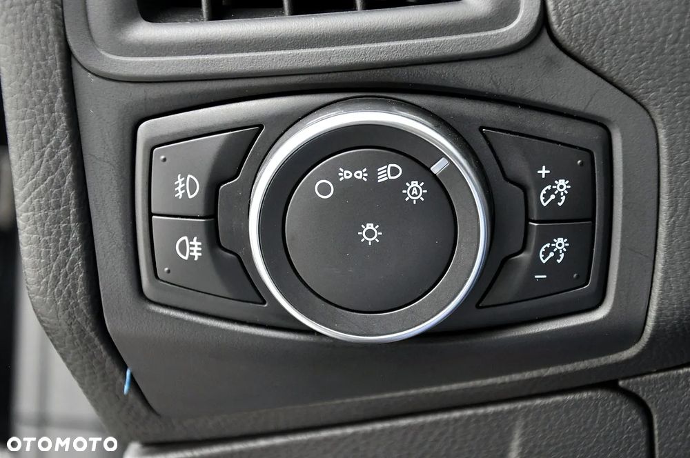 Ford Focus 1.0 EcoBoost Start-Stopp-System ST-LINE STYLE - 29