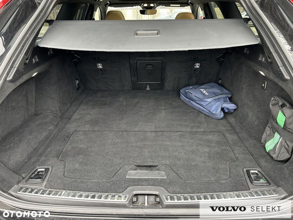 Volvo V90 Cross Country - 26