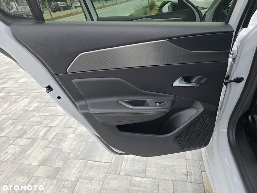 Peugeot 308 1.5 BlueHDi GT S&S EAT8 - 8