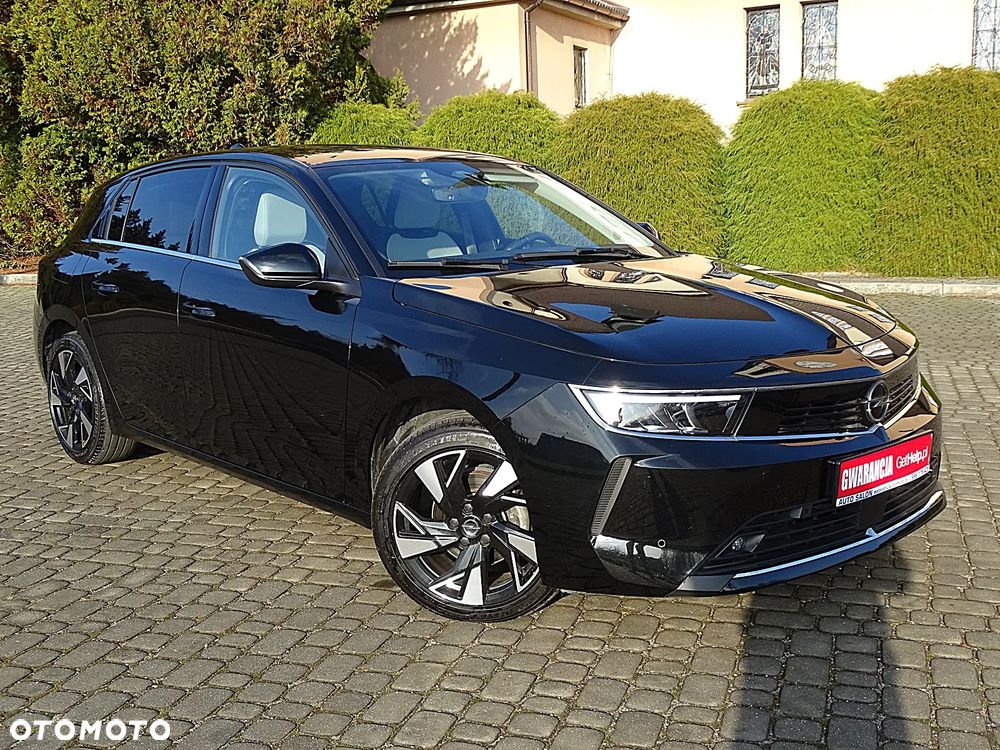 Opel Astra 1.2 Turbo GS - 2