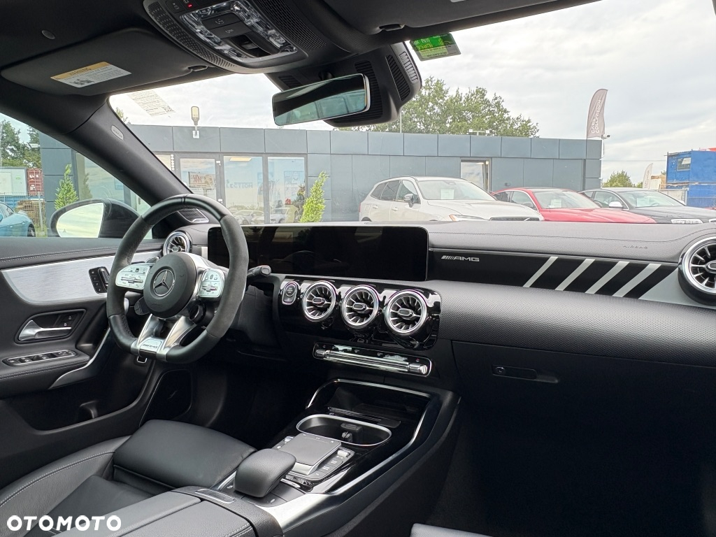 Mercedes-Benz CLA - 13