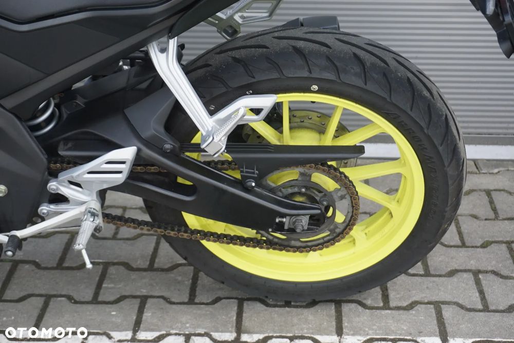 Yamaha YZF - 20