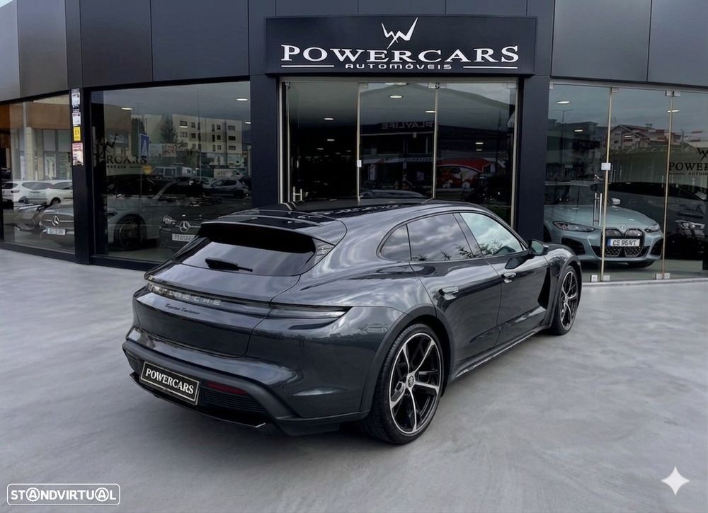 Porsche Taycan Cross Turismo 4 - 11