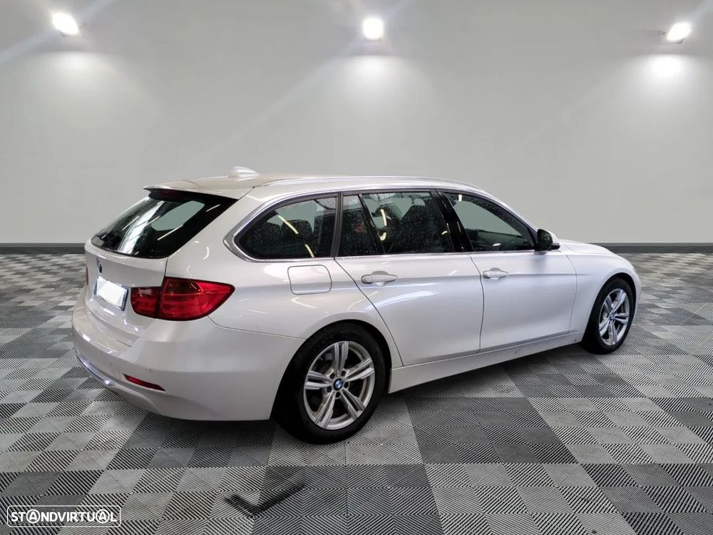 BMW 320 d EfficientDynamics Line Luxury - 4