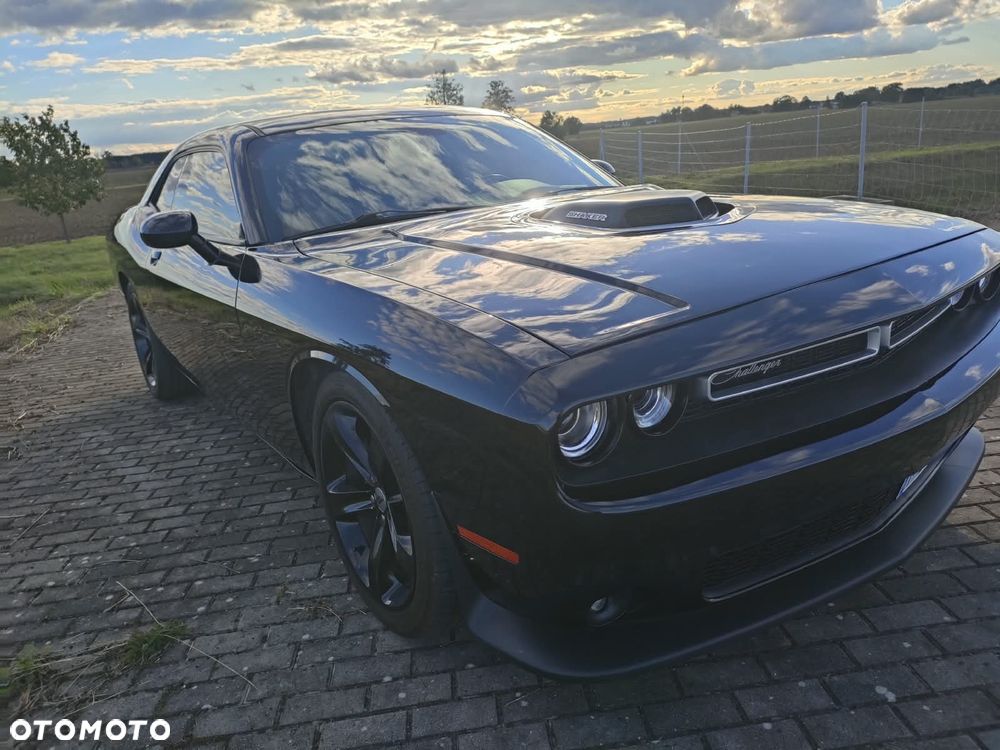 Dodge Challenger - 2