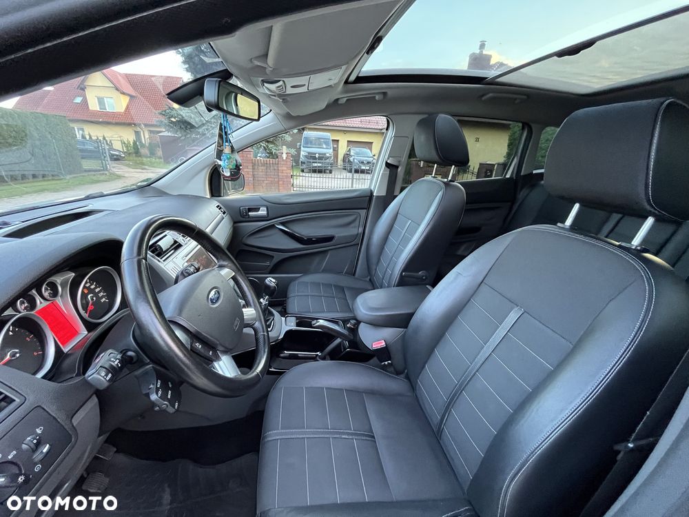 Ford Kuga 2.0 TDCi 4x4 Titanium - 6