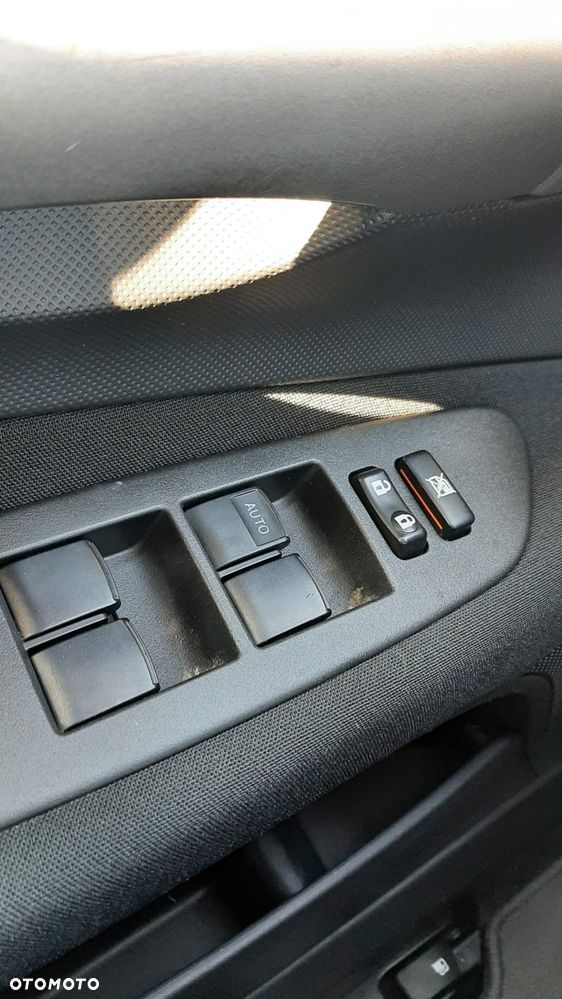 Toyota Auris 1.6 VVT-i Sol - 19