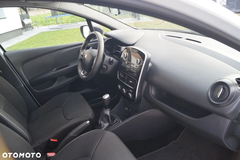 Renault Clio 1.2 16V 75 LIMITED - 31