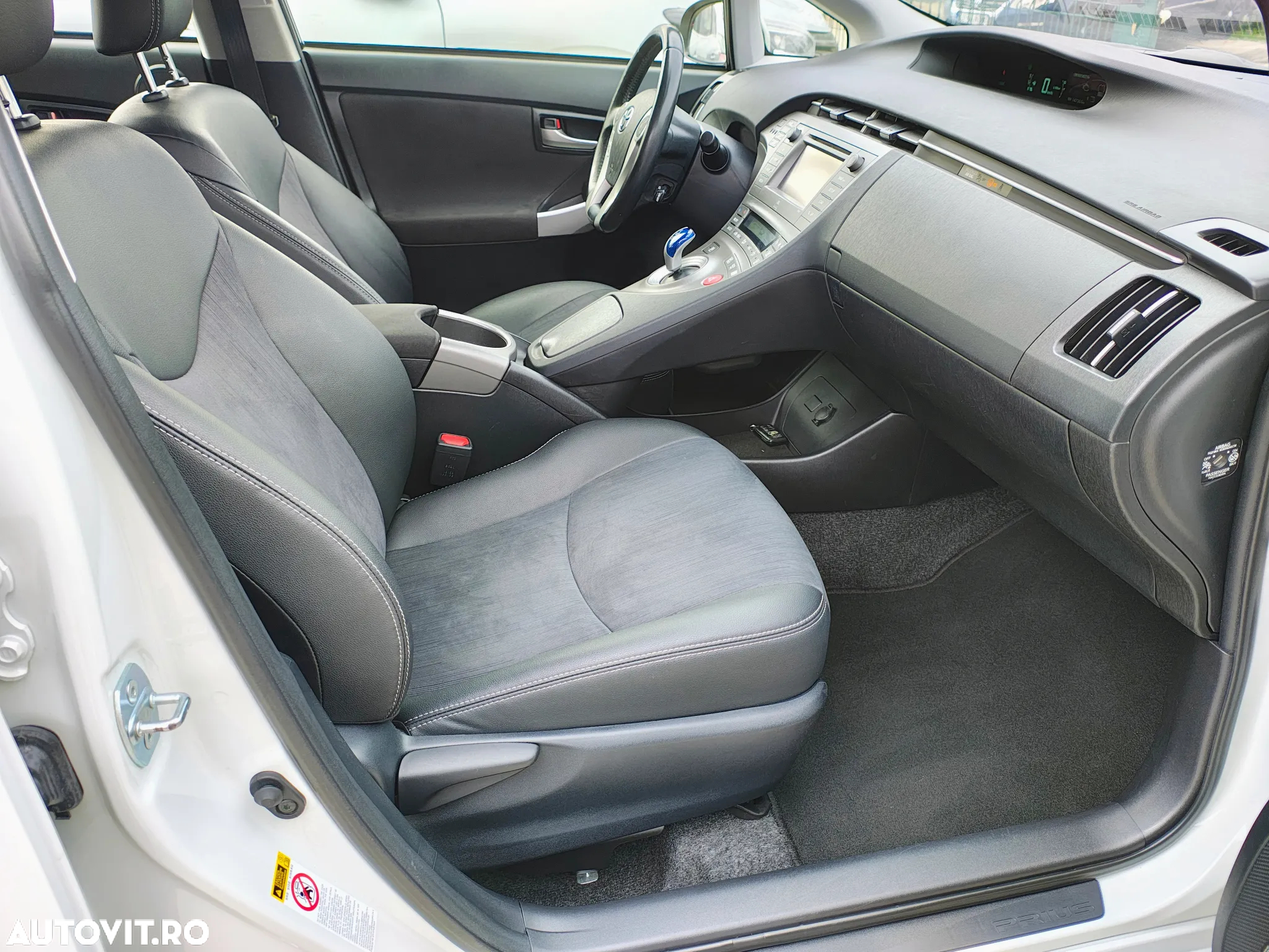 Toyota Prius 1.8 HSD Exclusive - 7