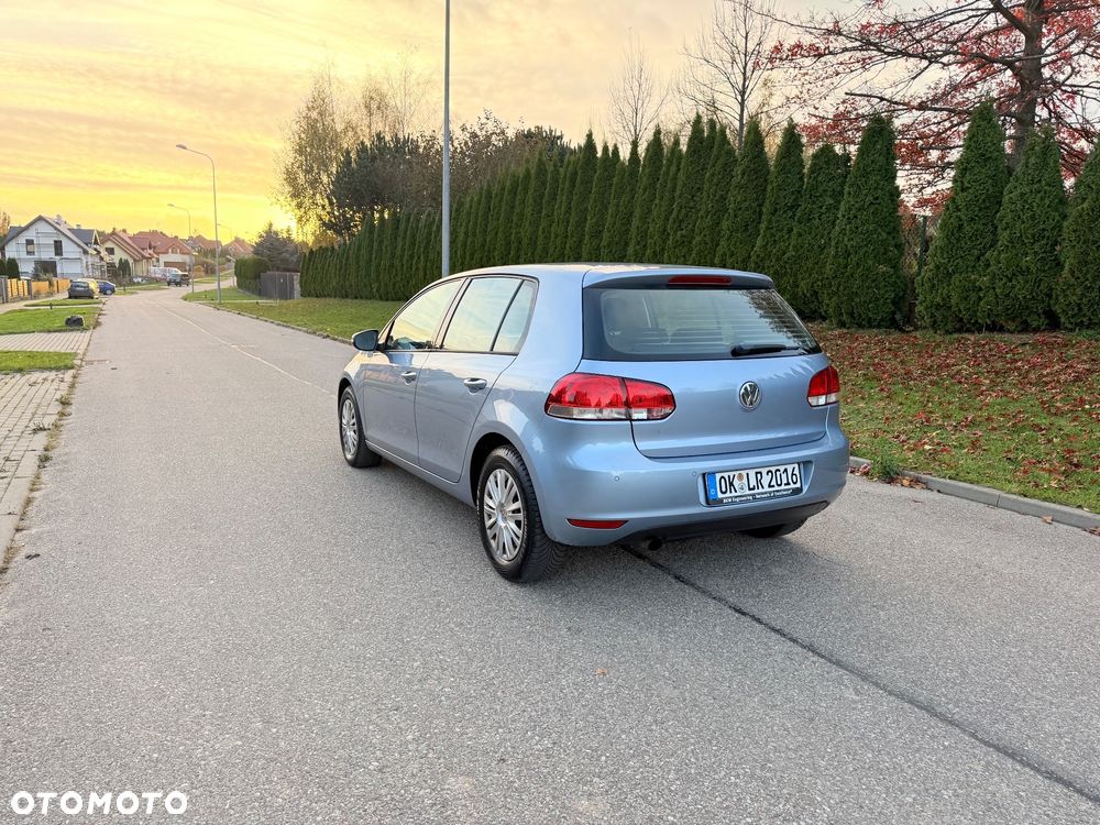 Volkswagen Golf - 22