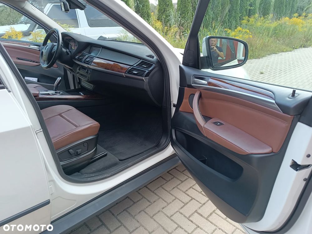 BMW X5 xDrive35i Edition Exclusive - 24