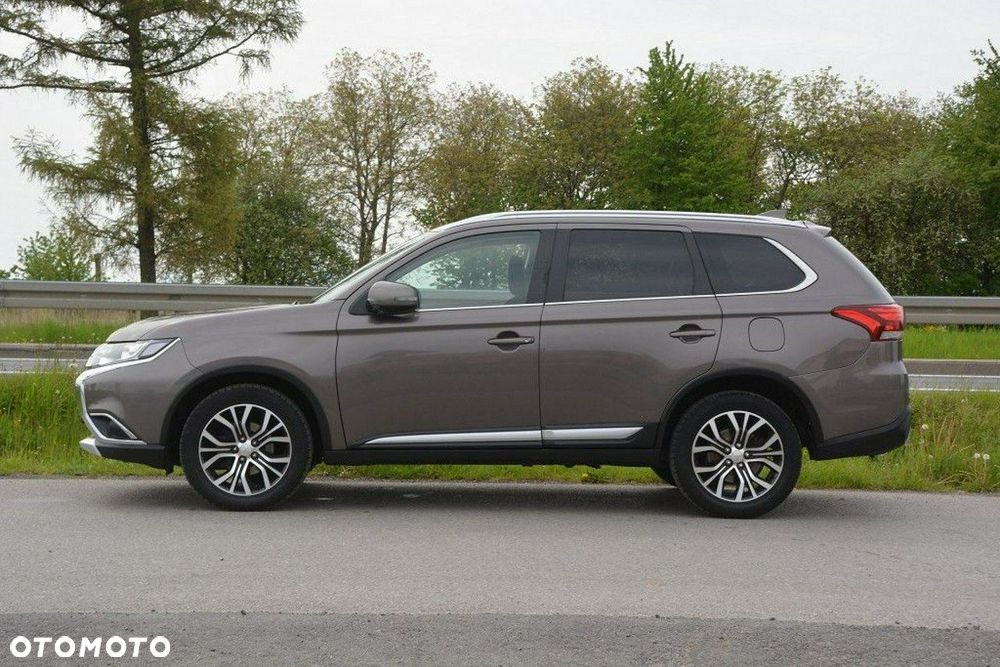Mitsubishi Outlander 2.2 DI-D Instyle SDA 4WD - 3