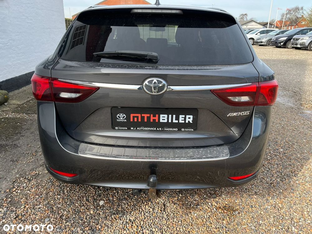 Toyota Avensis 1.8 Executive - 7