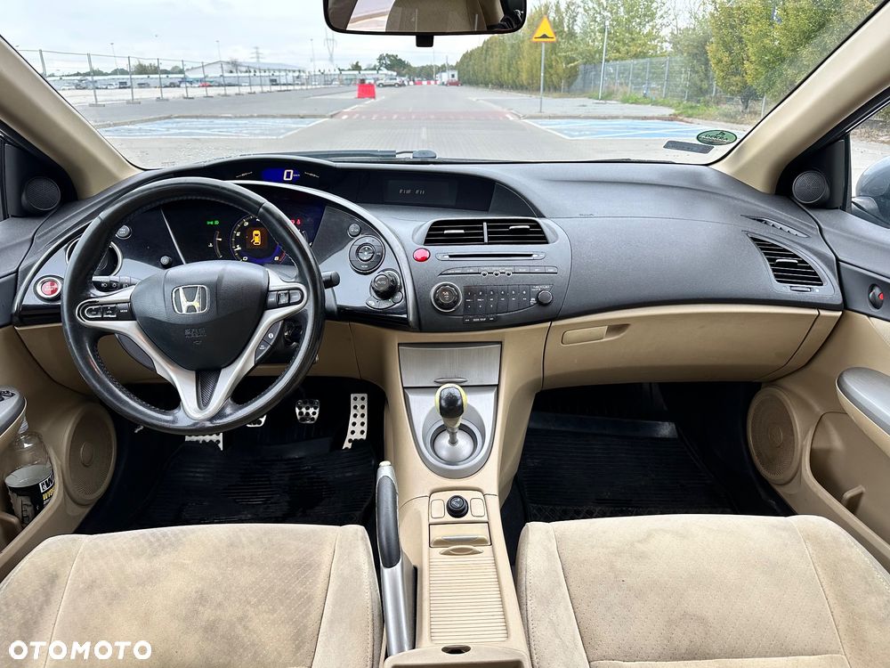 Honda Civic 1.8 Comfort - 10