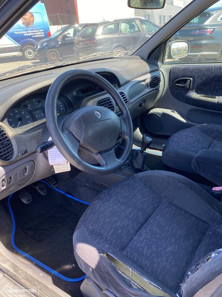 Renault Mégane 1.4 16V RXE - 6
