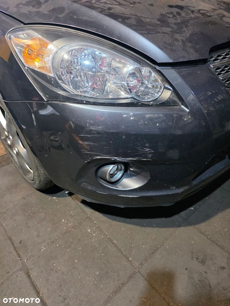 Kia Ceed - 4