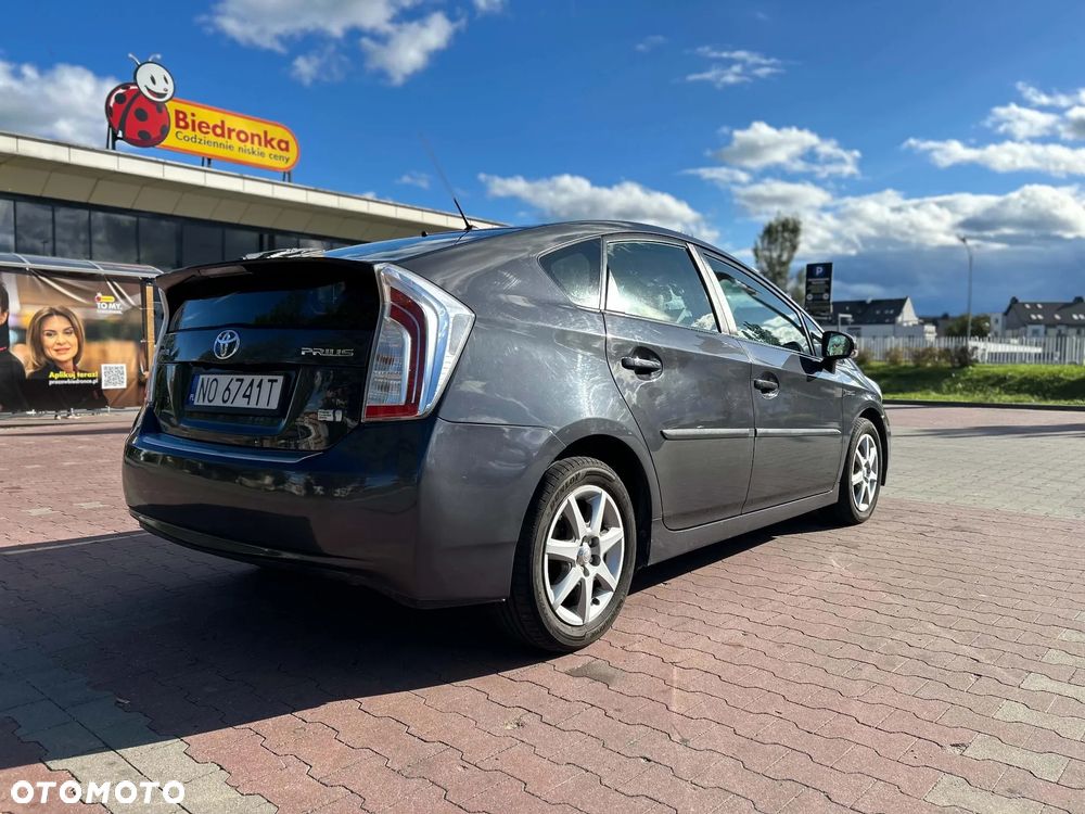 Toyota Prius - 4